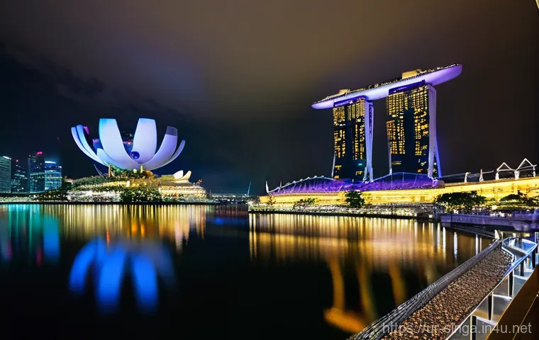 싱가포르 한강처럼 넓은 강 - **Prompt:** "A vibrant and historically rich scene along the Singapore River during its bustling tra...